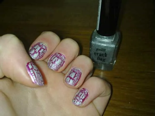 Fingernägel mit gemustertem Crackle-Lack
